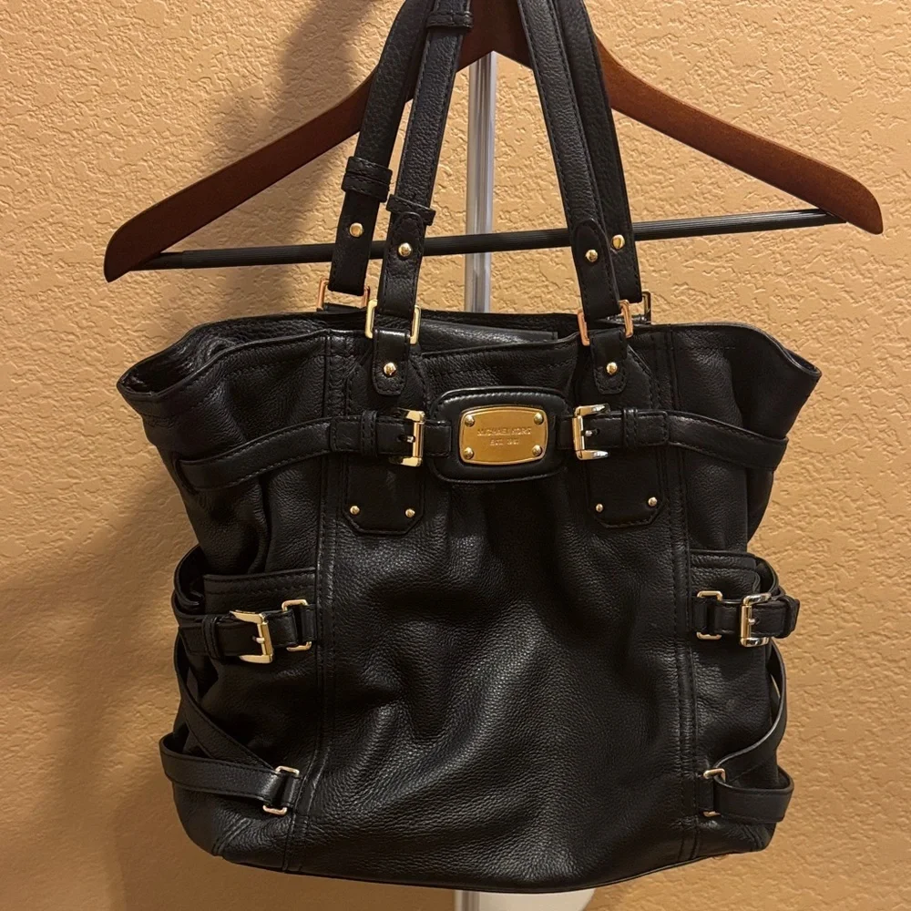 Michael Kors Leather Handbag Black - Picture 1 of 8